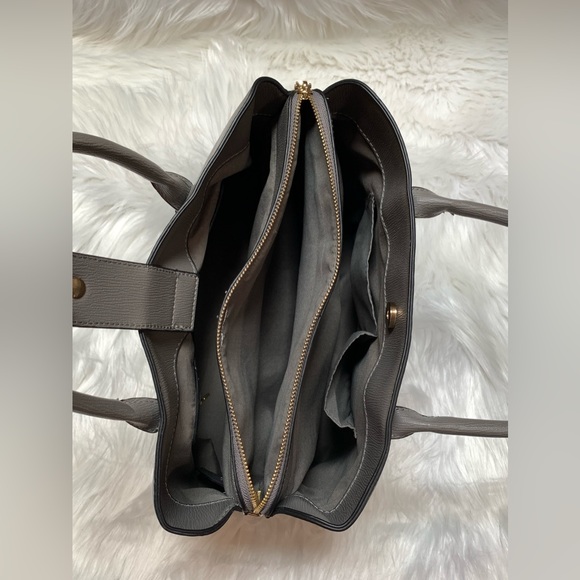 🎉4x Host Pick!🎉 Bebe gray tote bag gold includes removable shoulder strap NWOT - Picture 10 of 16